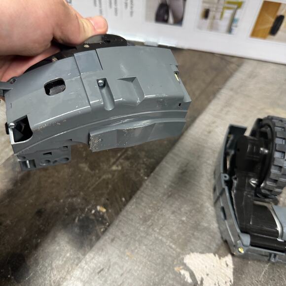 Right and Left Drive Wheel Module Pair iRobot Roomba 671 - Picture 4 of 7